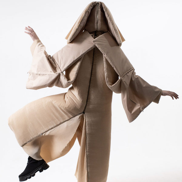 DZHUS designs metamorphosing Pseudo clothing collection